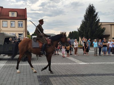 Przejazd kawalerzystów przez Wojsławice